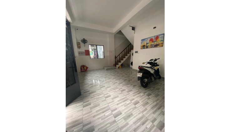 Bán nhà hẻm Lý CHính Thắng - ngay Vòng Xoay Dân Chủ, DT: 5x13m, 2 Tầng, 8 tỷ