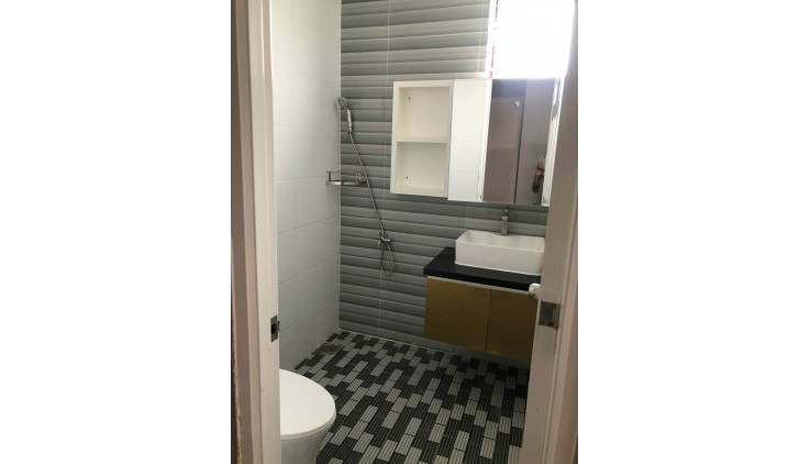 Bán căn hộ mặt tiền Nguyễn Văn Linh-Bình Chánh 2PN-2WC dt 70m2 giá 1,3ty. tặng full nội thất xịn