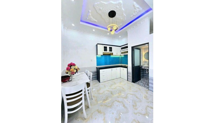 NHÀ ĐẸP - GIÁ TỐT - Bán nhà thị trấn Nhà Bè cách quận 7 300 m , cách Phú Mỹ Hưng 800 m