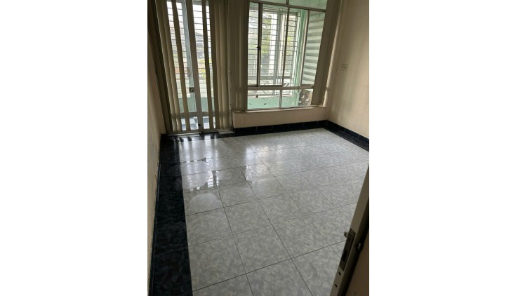 Mặt tiền Bạch Mã , khu quy hoạch đẹp ngay Q10 , ăn uống vui chơi giải trí điều tiện