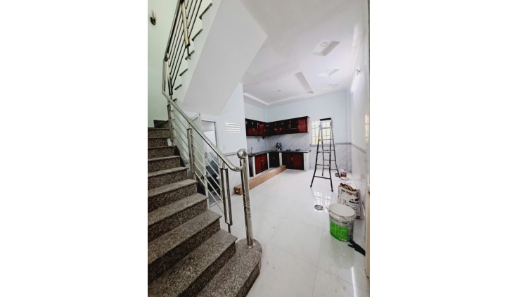 Bán Gấp nhà Đất Mới gần chợ Lê Văn Quới hẻm 5m thông 46m2,4 Tầng Nhỉnh 4 tỷ