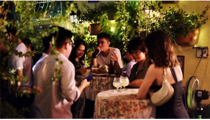 MẶT BẰNG ĐẸP GIÁ TỐT Sang Nhượng Quán Rượu Trái Cây Trên Sân Thượng Toà Nhà Nguyễn Trãi, View 360 độ