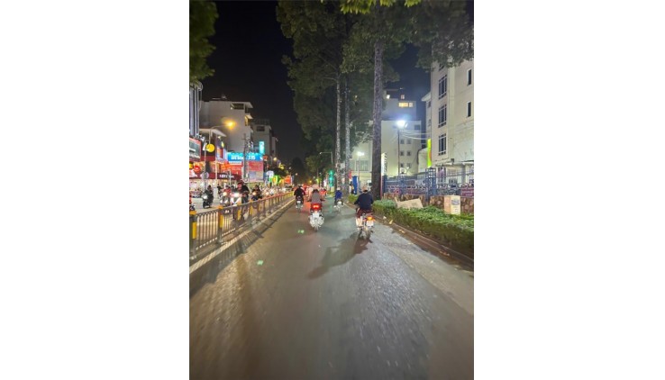 NHÀ ĐẸP MỚI TINH - NGAY TRUNG TÂM QUẬN 10 - 51M2- TIỆN ÍCH XUNG QUANH ĐỦ - NHỈNH 6 TỶ