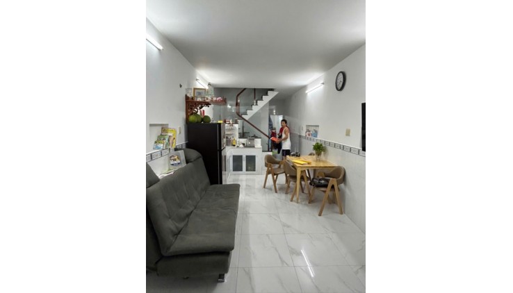NHÀ PHƯỜNG 15 QUẬN 10 - MẶT TIỀN  - MỚI ĐẸP - 51M2 - LẦU ĐÚC - NHỈNH 6 TỶ