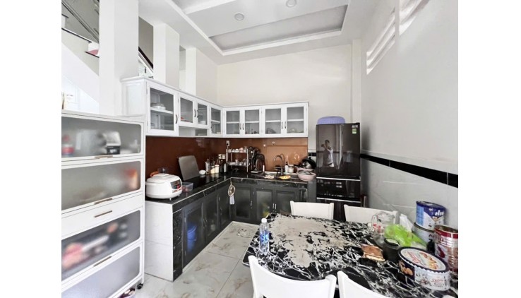 CÓ 1 KHÔNG 2, Nhà 3 tầng mới kiêng cố ở ngay 51m2, 4PN, Thủ Đức, chỉ 3 tỷ hơn