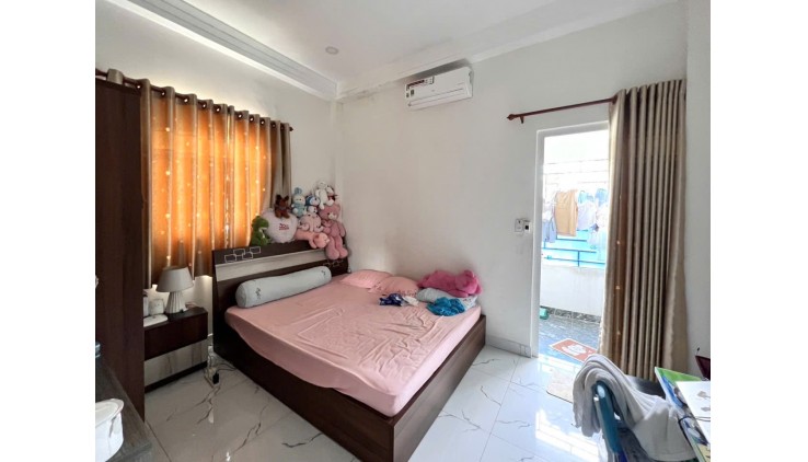 HIẾM CÓ, Nhà 3 tầng mới kiêng cố ở ngay 52m2, 4PN, Thủ Đức, chỉ 3 tỷ NHỈNH