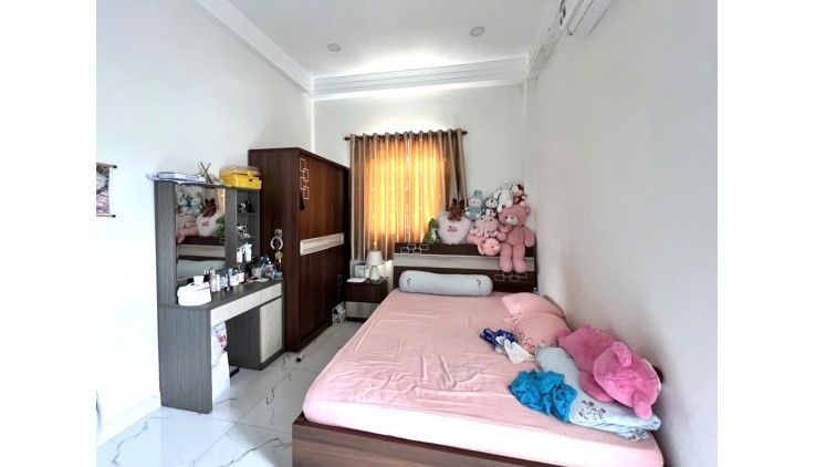 HIẾM CÓ, Nhà 3 tầng mới kiêng cố ở ngay 52m2, 4PN, Thủ Đức, chỉ 3 tỷ NHỈNH