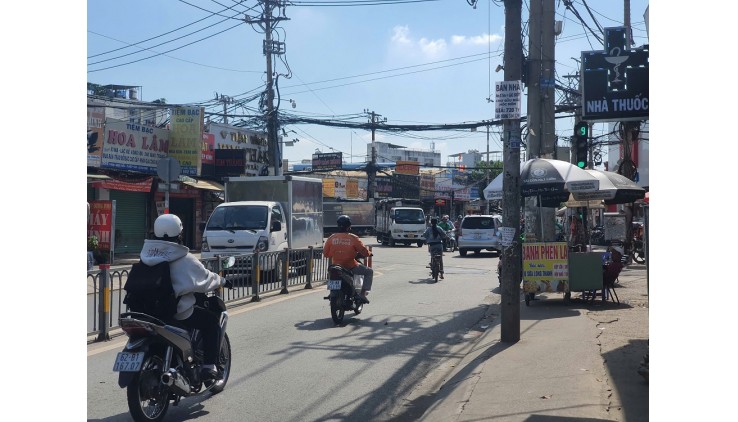 Cho thuê nhà MTKD Thoại Ngọc Hầu ngang 18m, DT 330m2.  Vị trí đắc địa ngay Bốn Xã.