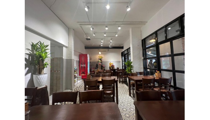 Cần Sang nhượng hoặc cho thuê mặt bằng kinh doanh tại Quận 5, TP. HCM