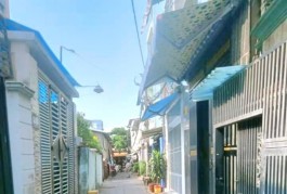 Bán Nhà Hồ Học Lãm, Phường An Lạc , Bình Tân. DT 70m2 x 2 tầng (5 x 14).
Giá 4.69 tỷ TL.