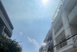 Bán Nhà Lý Chiêu Hoàng, Phường 10, Quân 6. DT 72m2 x 4 tầng (4 x 18). Giá 11.5 tỷ TL.