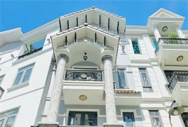 Nhà 4 tầng tặng nội thất, DT 4.3x14m,  Khu Phân Lô VIP  Phạm Văn Chiêu, P.14, Gò Vấp