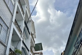 NHỈNH 5 TY SỞ HỮU NHÀ MẶT TIỀN HẺM NHÀ GIÁP Q6 - CHIẾN LƯỢC - DIỆN TÍCH 70m2 - NHÀ 3 TẦNG
-