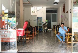 Cần sang quán cf nước ép sinh tố do không có người quản lý