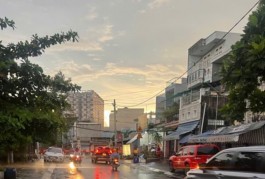 MẶT TIỀN KINH DOANH LÝ TẾ XUYÊN NỠ HẬU. NGANG 5.6M. MỚI MÙI SƠN DOẠN VÀO KD NGAY. GIÁ HƠN 12 TỶ. BỚT LỘC.