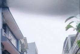 Bán Gấp nhà Đ 8 ngay AEON Tân Phú hẻm 8m thông Kinh Doanh 64m2 ,23 Tầng Nhỉnh 6 tỷ xíu