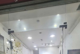 Mặt bằng kinh doanh 
Dt 4x15m gồm 1WC, giá thuê 24t, Cọc 2Th. KINH doanh Tự Do ngay Đại lộ công viên Khánh Hội Q4
Lh A Tuấn nhà đẹp 9 phút 
0373036733