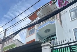 Bán Nhà 3 Tầng Gần Chợ Hiệp Phú: Diện Tích 70m², Chỉ 6,5 Tỷ.