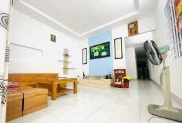 Bán Nhà Hẻm Xe Tải Tránh,Khu Dân Cư An Ninh Giá Chỉ 7 Tỷ!