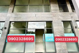 Mua Bán mặt bằng kinh doanh ngay mặt tiền đường lớn Nguyễn Lương Bằng Phú Mỹ Hưng. Xem shop gọi ngay