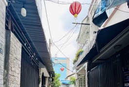 Bán Gấp nhà Nguyễn Sơn Tân Phú sát Tân Bình hẻm 4m thông 40m2 ,2 Tầng Nhỉnh 4 tỷ
