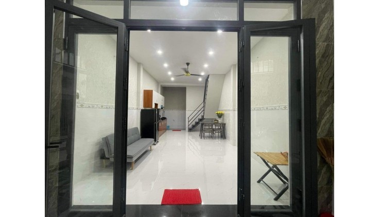 Bán Nhà Đường Thái Phiên, Phường 2, Quận 11. DT 56m2 x 2 tầng (3.4 x 17.4).
Giá 6.35 tỷ TL.