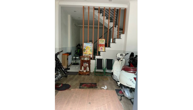 Bán Nhà Nguyễn Quý Yêm, Phường An Lạc, Quận Bình Tân. DT 40m2 x 4 tầng (4 x 10). Giá 4.9 tỷ TL.