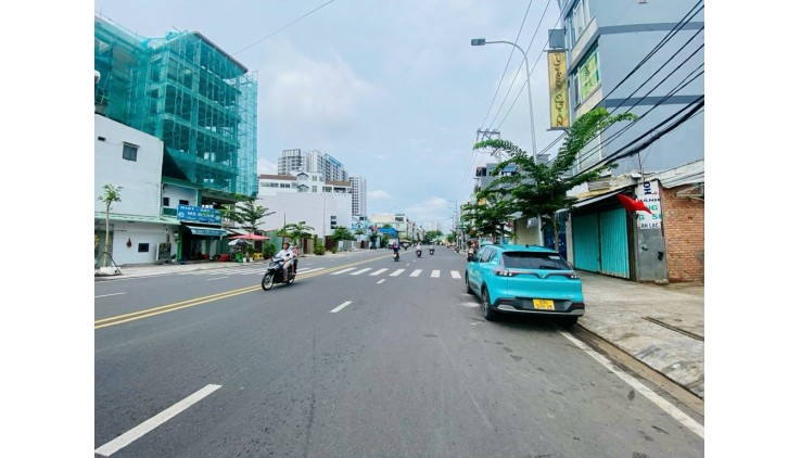 Bán Đất HXH An Dương Vương, An Lạc, Bình Tân. DT 56m2 x 1 tầng (4.7 x 14).
Giá 5  tỷ TL.