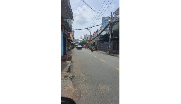 Bán Nhà An Dương Vương, An Lạc A, Bình Tân.DT 20m2 x 4 tầng (3 x 8.8). Giá 2.8 tỷ TL.
