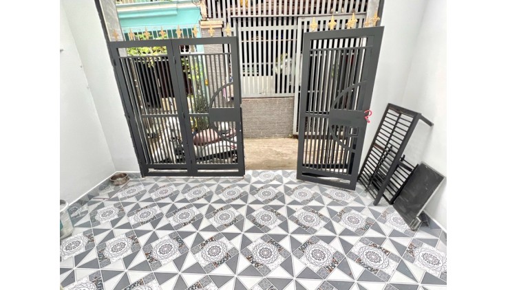 Bán Nhà An Dương Vương, Phường 14, Quận 6. DT 49m2 x 4 tầng (3.5 x 14).
Giá 6 tỷ TL .