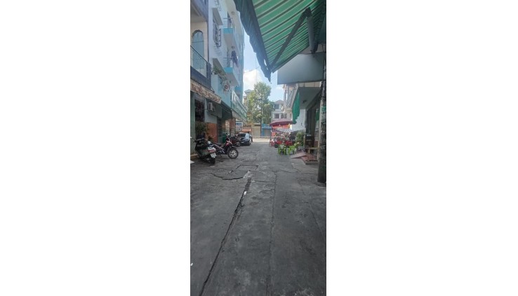 Bán Nhà Đường 3 Tháng 2 , Phường 2, Quận 11. DT 40m2 x 3 tầng (4 x 10).
Giá 6.45 tỷ TL.
