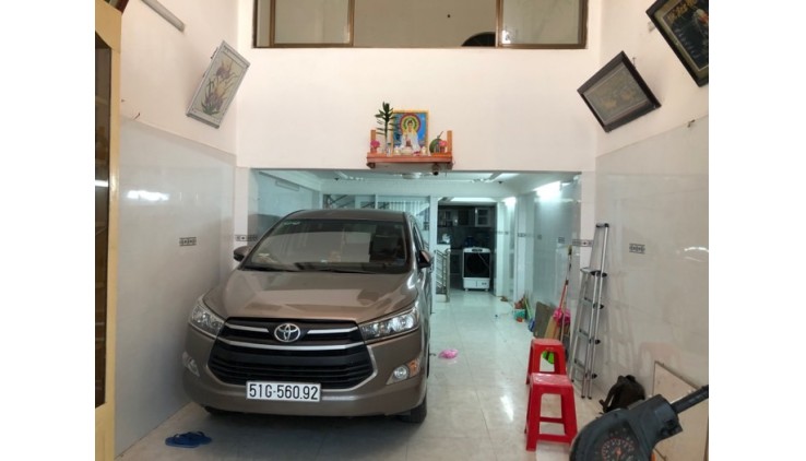 Bán Nhà Nguyễn Quý Yêm, P. An Lạc. Bình Tân. DT 67.3m2 x 4 tầng (4 x 17.2).
Giá 5.6 tỷ TL.