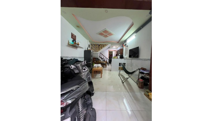 Bán Nhà Nguyễn Văn Luông, Phường 12, Quận 6. DT 55m2 x 2 tầng (4 x 14).
Giá 6.4 tỷ TL.