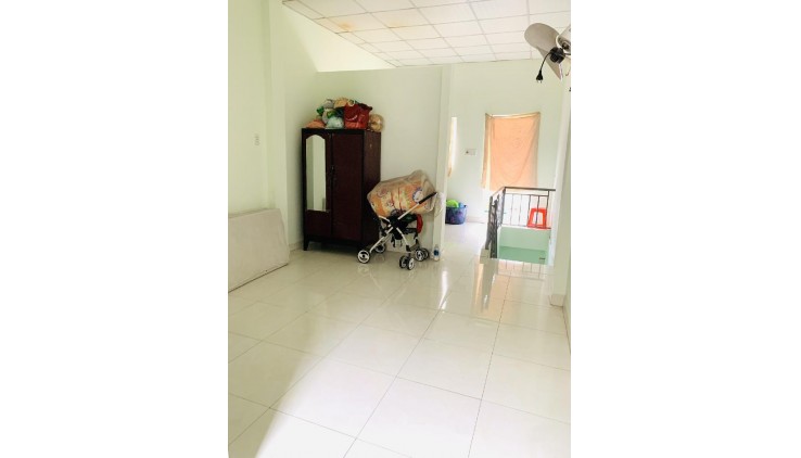 Bán Nhà Phùng Tá Chu, An Lạc A, Bình Tân.DT 60m2 x 2 tầng (3.5 x 18).
Giá 5.55 tỷ TL .