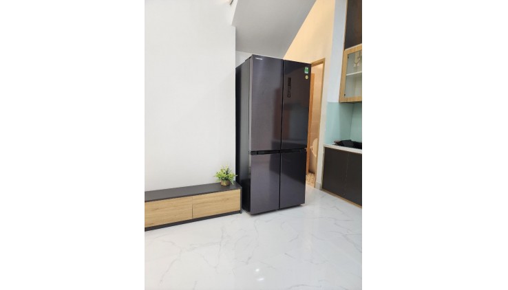 Bán Nhà Nguyễn Quý Yêm, P. An Lạc. Bình Tân. DT 67.3m2 x 4 tầng (4 x 17.2).
Giá 5.6 tỷ TL.
