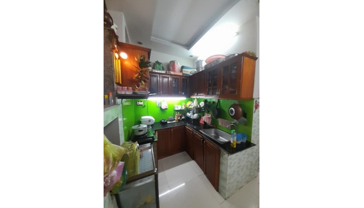 Bán Nhà Phùng Tá Chu, An Lạc A, Bình Tân.DT 60m2 x 2 tầng (3.5 x 18).
Giá 5.55 tỷ TL .