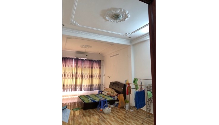 Bán Nhà Nguyễn Quý Yêm, P. An Lạc. Bình Tân. DT 67.3m2 x 4 tầng (4 x 17.2).
Giá 5.6 tỷ TL.
