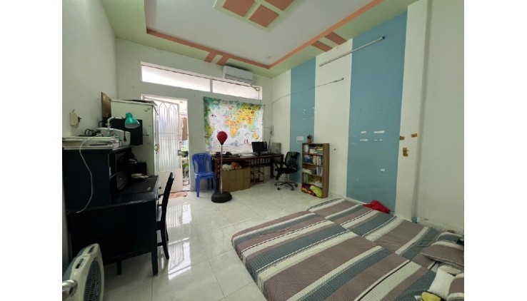 Bán Nhà Nguyễn Văn Luông, Phường 12, Quận 6. DT 55m2 x 2 tầng (4 x 14).
Giá 6.4 tỷ TL.