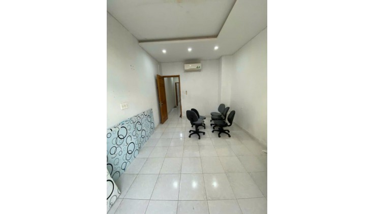 Bán Nhà An Dương Vương, Phường 14, Quận 6. DT 49m2 x 4 tầng (3.5 x 14).
Giá 6 tỷ TL .