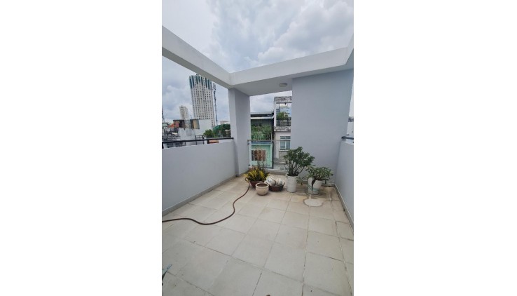 Bán Đất Tặng Nhà Hồ Học Lãm, Phường An Lạc, Bình Tân. DT 89m2 x 1 tầng (4.2 x 22).
Giá 4.1 tỷ TL.