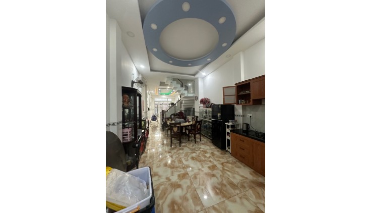 Bán Nhà Phùng Tá Chu, An Lạc A, Bình Tân.DT 60m2 x 2 tầng (3.5 x 18).
Giá 5.55 tỷ TL .