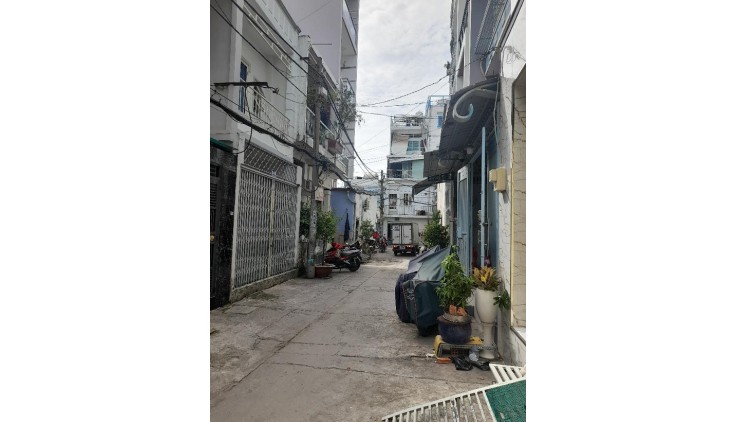 Bán Nhà HXH Phạm Văn Chí, Phường 8, Quận 6. DT 44m2 x 3 tầng (4 x 11).
Giá 6.75 tỷ TL.