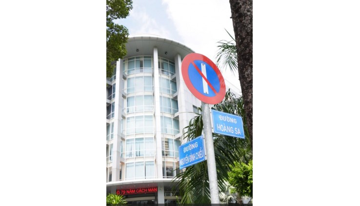 TÒA NHÀ 5 TÀNG, MẶT TIỀN NGUYỄN ĐÌNH CHIỂU - Q 1, CÓ THANHG MÁY, HDT 90TR/T