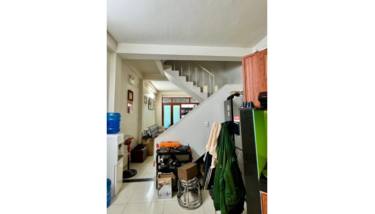 Nhà Q10 ngay tô hiến thành , hẻm xe ba gác thẳng 1 trục . 41m2 3 tầng ngang 3.7M