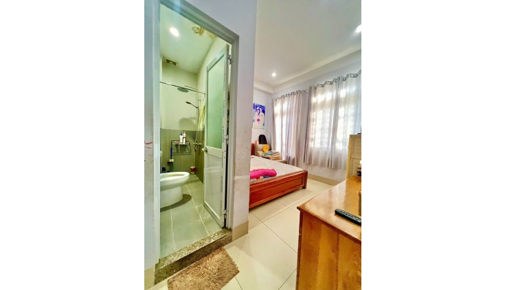 BÁN NHÀ TRỆT LỮNG 2 LẦU SÂN THƯỢNG TẠI ÂU CƠ LẠC LONG QUÂN, TÂN PHÚ, TP HCM, GIÁ LÀ 10 TỶ 300 TRIỆU