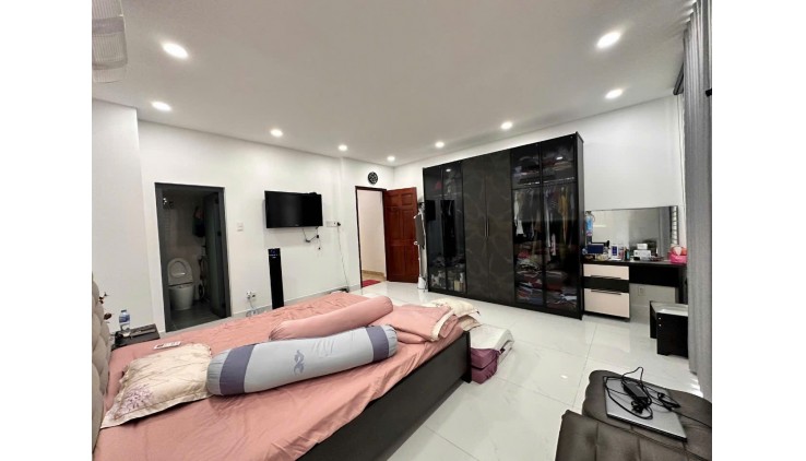 Bán nhà MẶT TIỀN 4 lầu đẹp ngang 5.1m 102m2 gần trường nội trú thông Thống Nhất 12.65 tỷ.