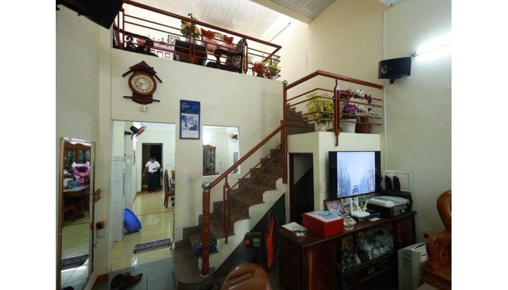 Bán Gấp Mặt Tiền119m2 có 9,3 tỷ Bùi Văn Ngữ Quận12 TP.HCM