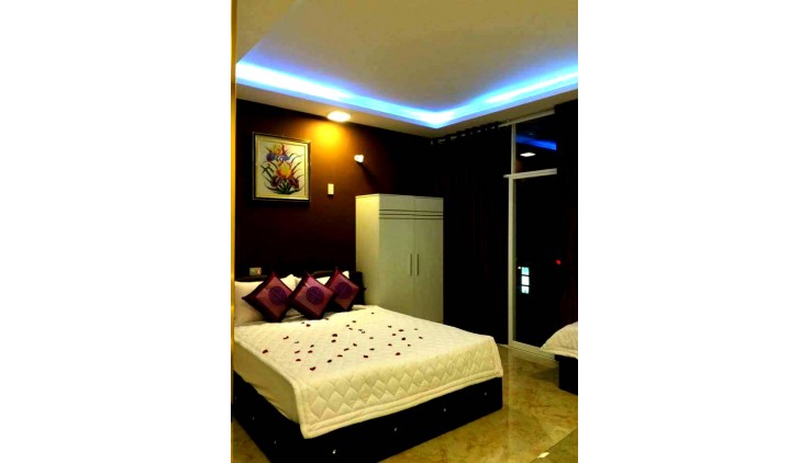 Bán khách sạn 5 tầng gần CC Hoàng Anh Gia Lai hẻm 585 Nguyễn Thị Thập phường Tân Phong Q.7
