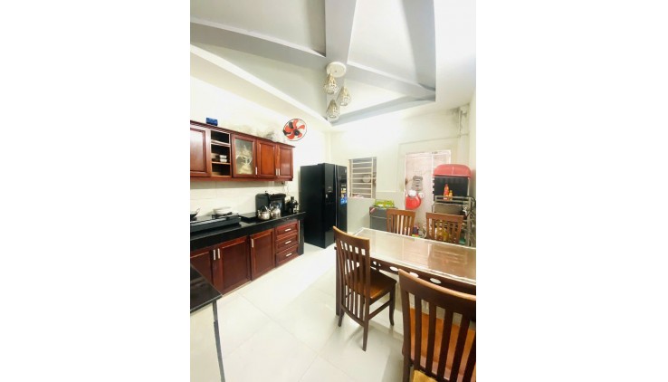 Bán nhà HXH Phạm Thế Hiển, phường 7, Quận 8, 3 lầu, 48m2, 4PN, không quy hoạch chỉ 4.4 tỷ
