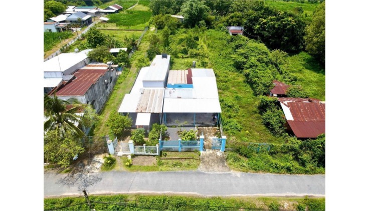 Cần bán nhà vườn 1100m2, Nguyễn Thị Rành, An Nhơn Tây, Củ Chỉ. Giá 4.2 tỷ